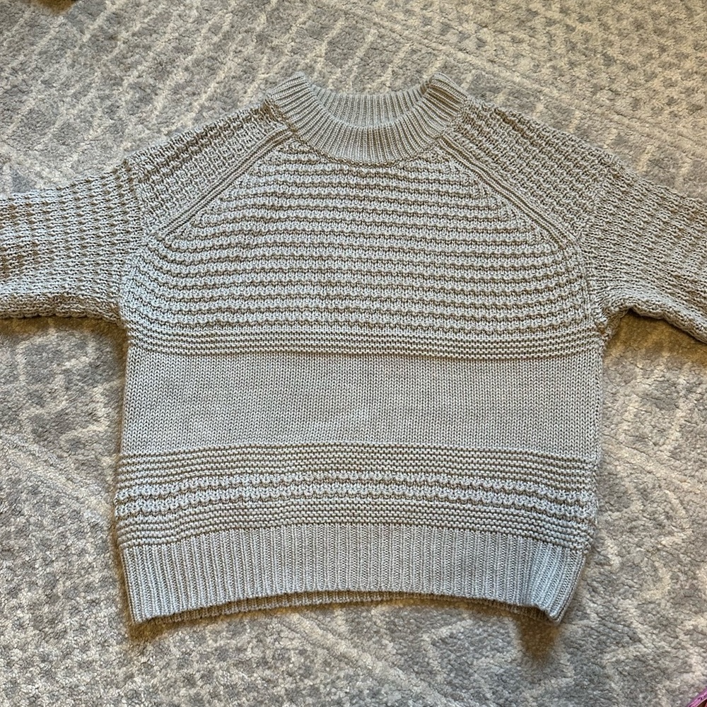 Mock neck gray sweater
